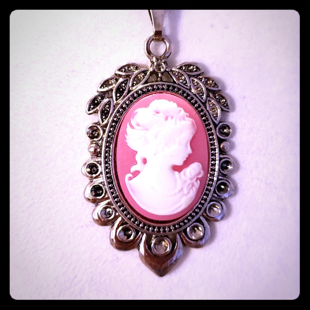 Elegant Handmade 18” Sterling Silver Chain with a Lady Rose Cameo  Pendant